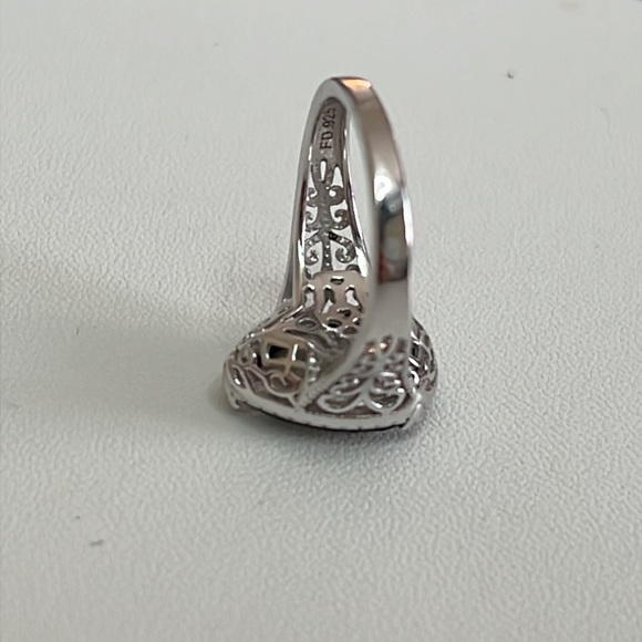 Sterling Silver Pear Shaped Gemstone Antique Style Ring - Picture 13 of 13